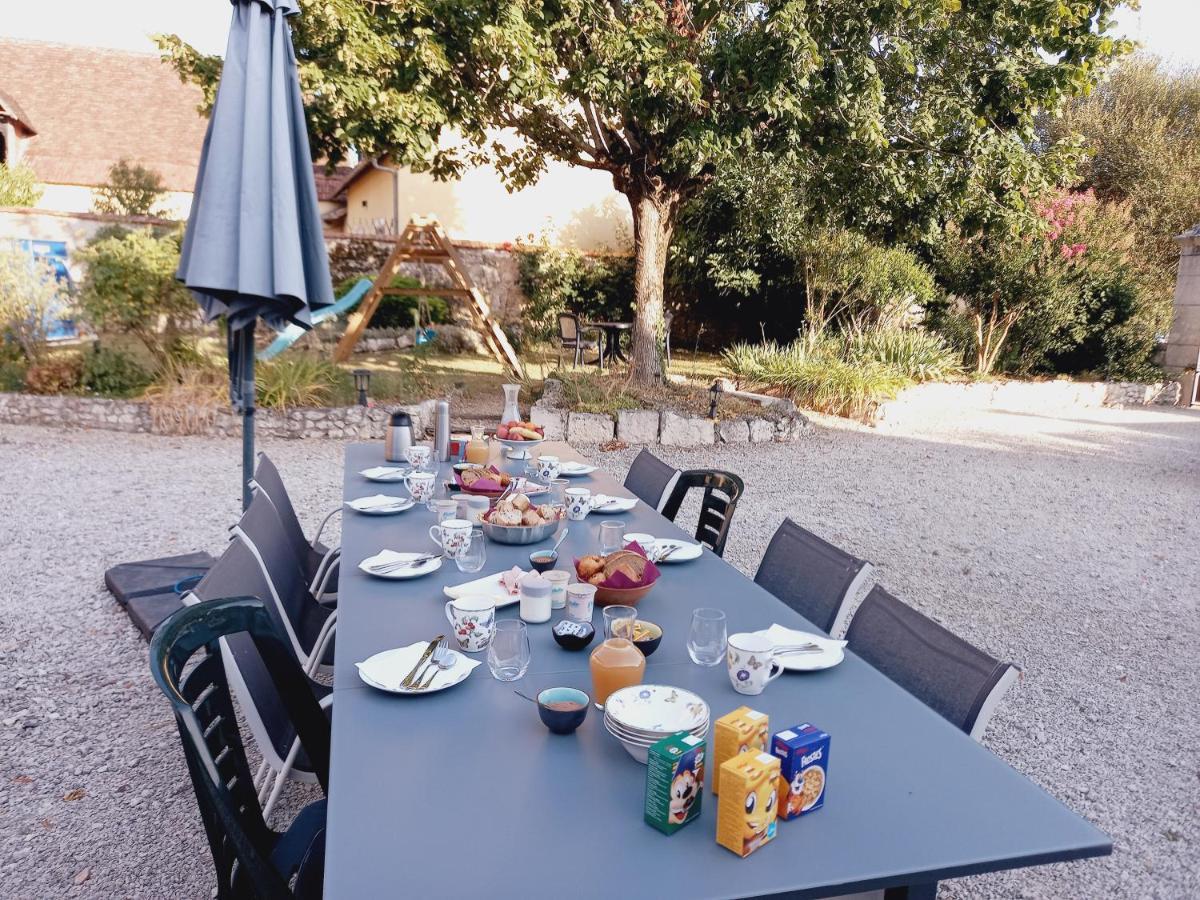 Au Pays De Jacquou : Chambre D'Hotes Et Table D'Hotes Fossemagne ภายนอก รูปภาพ