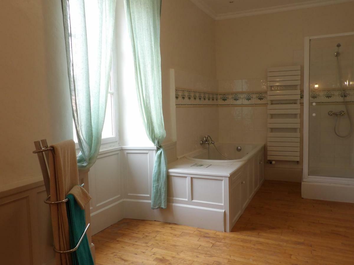 Au Pays De Jacquou : Chambre D'Hotes Et Table D'Hotes Fossemagne ภายนอก รูปภาพ